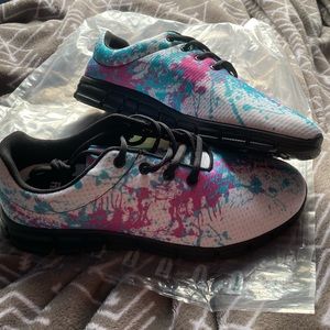 Raad shoes size 8.5 women - never worn